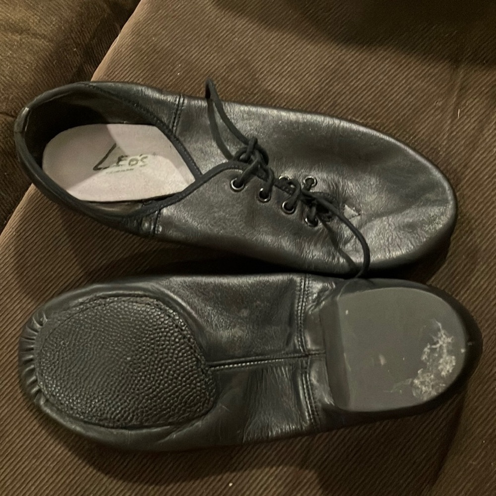 Leo’s Jazz Shoe Split Sole — Size 6.5 — Barely Used/Like New